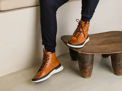 Mens Crossover™ Hiker WTZ - Excellent Honey / White  View 2